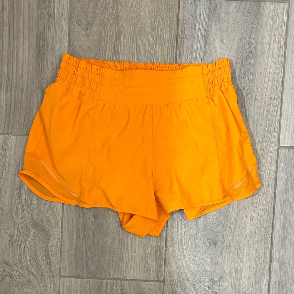 Lululemon 2.5” Hotty Hot Shorts